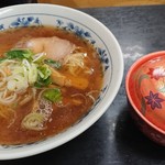 菅原屋 - とりめしセット。しなそばととりめしです。