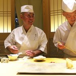 鮨 さいとう - 徐々にお客に笑いをかましてくる大将。