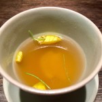 肉割烹 上 - ユリが入ってるスープ