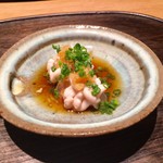 肉割烹 上 - 北海道の真鱈の白子 上には牛のアキレス腱