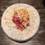 肉割烹 上 - イチボのタルタル 生のカラスミ スイスのエメンダルチーズ