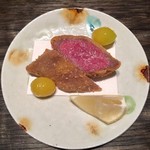 肉割烹 上 - カイノミの唐揚げ レモンを絞って 銀杏の塩漬け