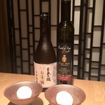 肉割烹 上 - 日本酒とオリーブを片方ずつアイスにかけて