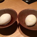 肉割烹 上 - 日本酒とオリーブを片方ずつアイスにかけて