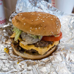 FIVE GUYS - ベーコンチーズバーガー