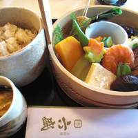 六盛 - 手をけ弁当