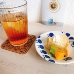 デザートは食後に別に提供されます