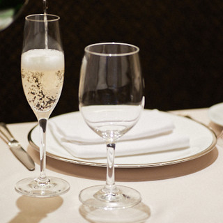 Enjoy our dishes with wine or champagne.