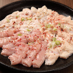 ホルモン焼道場 蔵 - 豚系ホルモン大集合(とんちゃん盛り)※味はタレになります