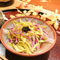 日本料理 太月 - 松葉蟹のくずし、菊の花とキャビヤ乗せ