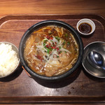 Gyuukaramen - 石焼ドラゴンフォー900円 ＆麺大盛＆激辛各50円。〆て1000円。ご飯無料。