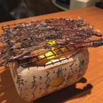 むろや - ＊自分で焼いて頂くのですが、焼きたては噛めば噛むほど旨みを感じますね。 お酒がすすむ品。