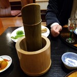 sushikappoukimpei - 日本酒はどの銘柄も竹に入ってきます。