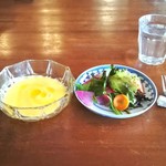 ブリコラージュ ブレッド アンド カンパニー ダイニング・カフェ - 季節のスープとサラダ。サラダのドレッシングがこれまた美味しいの～(≧∇≦)b　20181127