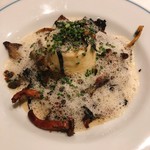 シェ シロ - 温製鶏のムース フランス産キノコ添え