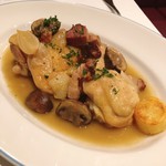 シェ シロ - 淡路鶏モモ肉の軽い煮込み グランメール風