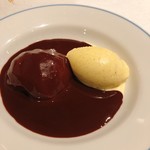 シェ シロ - 洋梨のコンポート チョコレートソース