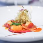 ASAHINA Gastronome - 毛蟹のラヴィオリ　スモークパプリカの香るソース 　ア・ラメリケーヌを現代的思考で