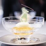 ASAHINA Gastronome - カモミールのジュレ、 洋梨のコンポート、 洋梨のアイスクリーム、 洋梨に型どったチュイール