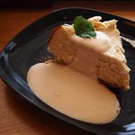 Cafe Banraiken - ミディアムチーズケーキ　とろけます