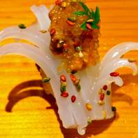 天寿し 京町店 - イカのウニと飛び子和え添え