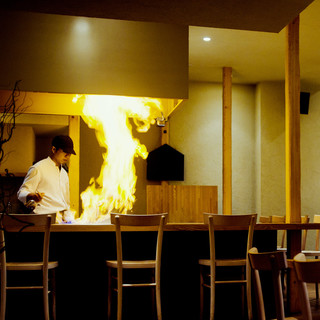 目の前で焼き上げられるシズル感は思わず盛り上がる