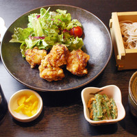 からあげとおそば　990円