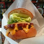 ICON - VIVA×ICONバーガー￥1800(チェダーチーズ)