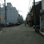 麺屋 Somie's - 店前の通り(^｡^;)