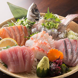 We also offer a variety of fresh sashimi and classic Fried food ♪ Perfect for a quick drink ☆