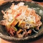 酒とめし酒場 ダン - アボカドにんにく醤油