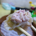 許記蒸餃 - フレッシュな豚ひき肉の風味が格別！