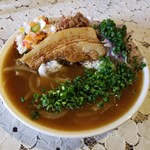 平日昼だけ - 和だしそぼろカレー＋限定トッピングのぶーたれ(ぶたのやわらか煮。たれ焼き)+岩下の新生姜で漬けたいろいろな野菜たち＋ねぎまみれ