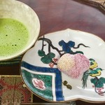 虎屋菓寮 - 粉引茶碗と古九谷写し