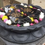 うどん本陣 山田家 - 菊は日本古来の気高さを象徴する花