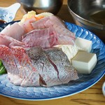 磯元 - 特選ポン酢で食べる、漁師のちり鍋