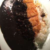 マ・メゾン 西湖店 - ブラックかつカレー
                確か¥1600-位だと思う