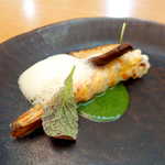 リストランテオット - 愛媛産のでっかい椎茸と、甲殻類の出汁のエスプーマ。違う方向から旨味を加えてくる