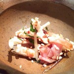 焼き鳥 とりら - お尻回りの肉刺し、まるで馬刺しみたい