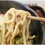 森下の小粋な長屋ラーメン 熊八 - ムチムチな麺。