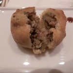 レストラン コートドール - アミューズの一品(わかさいもを模したお料理の断面)