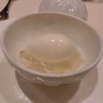 レストラン コートドール - お口直しにヨーグルトのアイスクリーム