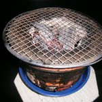 焼肉 道食 - 店内②七輪