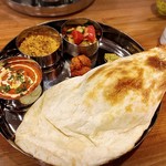 タンドールバル カルダモン