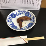 麺 すわまえ食堂 - サービス 手羽先の辛子煮込み