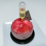 ショコラトリー・パティスリー ソリリテ - ブロンドチョコと林檎のムース、シナモン風味のキャラメルクリーム、ポムダム―ル648円