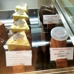 ショコラトリー・パティスリー ソリリテ - カカオの香りがダイレクトに広がる、ショコラトリーならではのケーキ（その1）