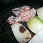 焼肉 道食 - ナンコツ②焼き始め