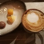 il Ktutti - 華やかなアロマと奥深い香ばしさ、ミルクのまろやかさに癒されるカプチーノ、ドルチェ3種