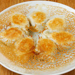 Dalian fried Gyoza / Dumpling with crispy wings